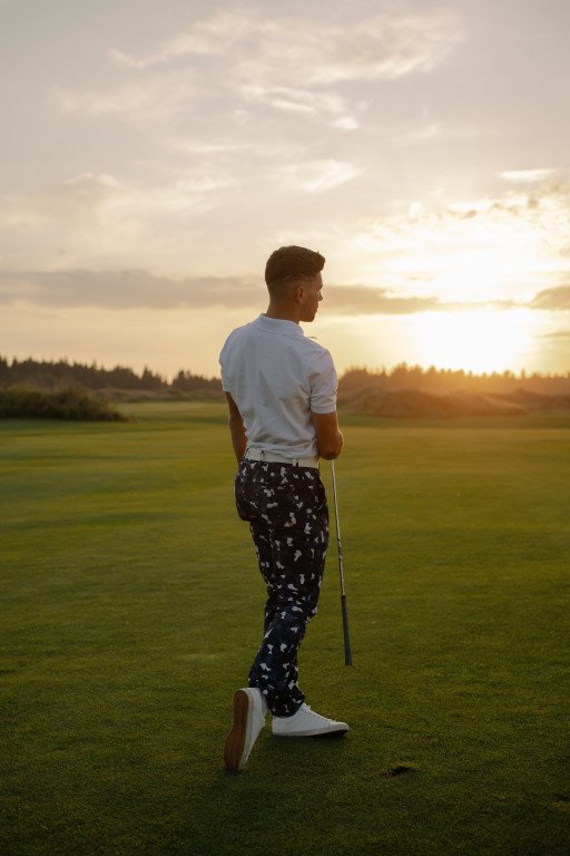 Ultimate Guide to Men's Winter Golf Clothes: Stay Warm and Stylish on the Green